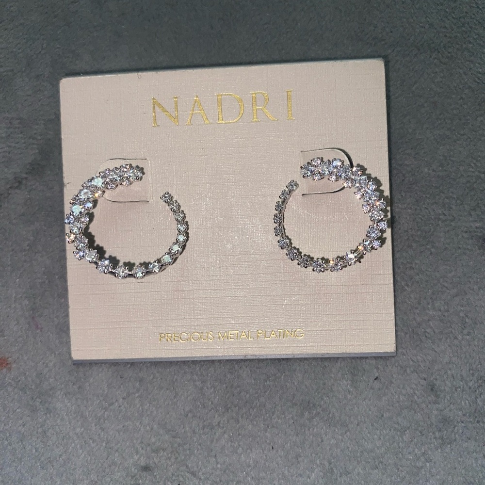 BNWT Nadri Tulle Gradient Hoop Earrings
